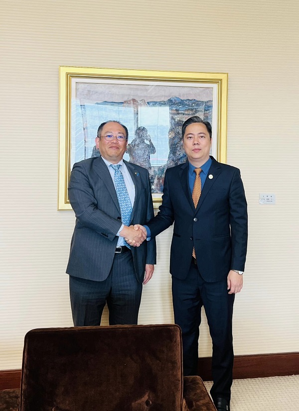 Ông Bùi Xuân Quảng Chủ tịch tập đoàn An Dương và ngài Hashimoto Kenjiro Phó Thống đốc tỉnh Niigata.
