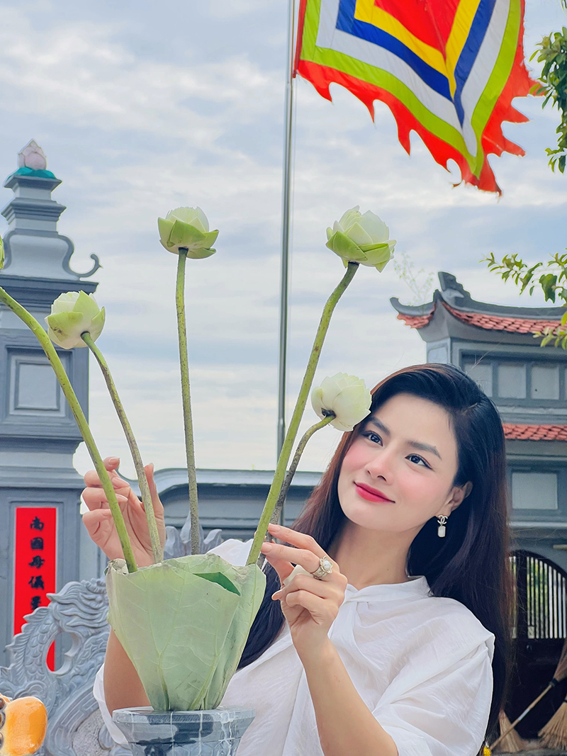 Vũ Thu Phương về Nam Định, khoe khoảnh khắc hạnh phúc bên mẹ