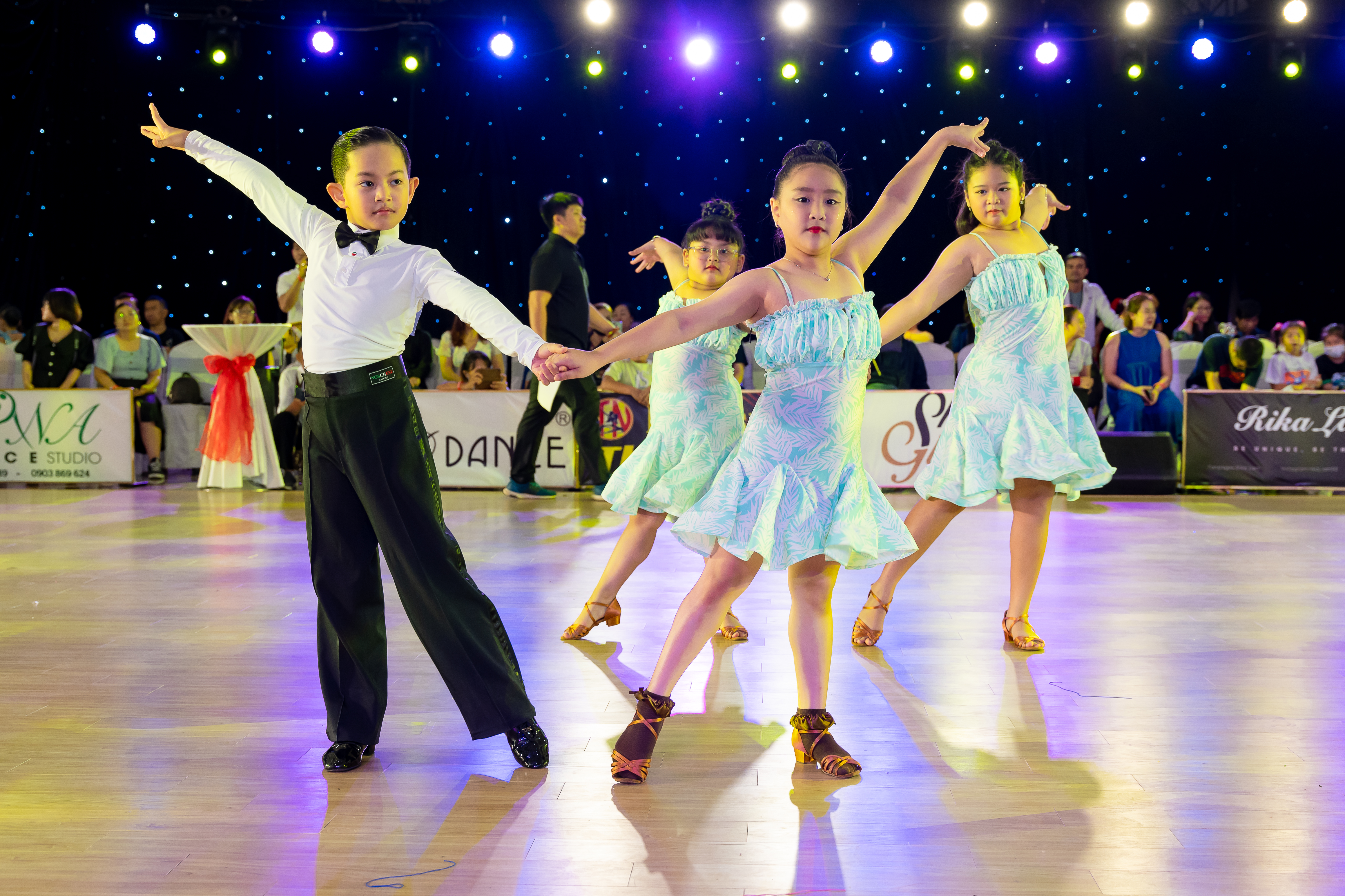 Nghệ thuật biểu diễn khiêu vũ dancesport