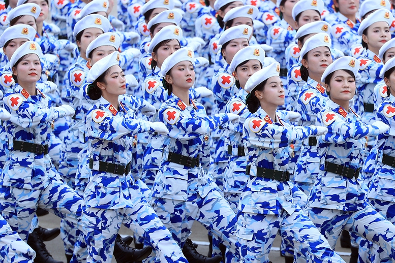 Khối nữ Sĩ quan Qu&acirc;n y- Ảnh: VGP/Nhật Bắc