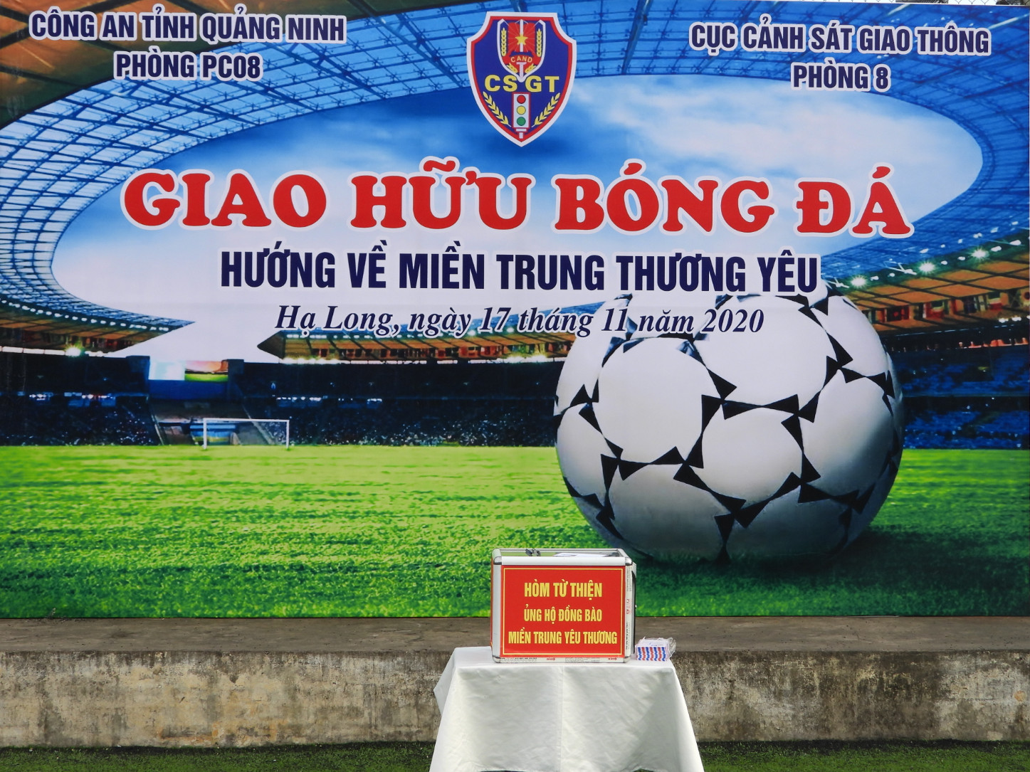 Quảng Ninh: Giao hữu bóng đá gây qũy ủng hộ đồng bào lũ lụt