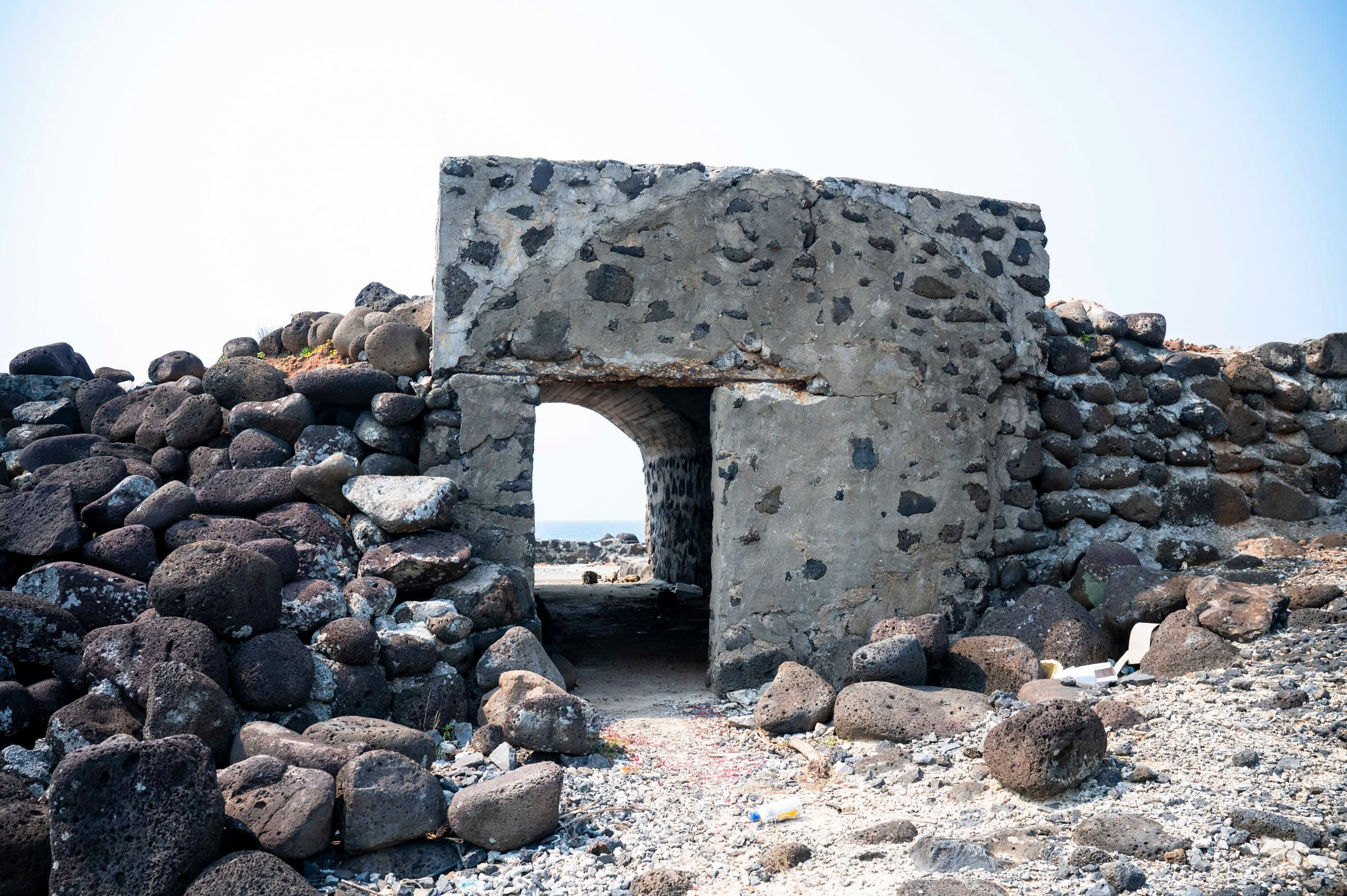   Nếu được quy hoạch v&agrave; khai th&aacute;c hợp l&yacute;, Cồn Cỏ ho&agrave;n to&agrave;n c&oacute; thể trở th&agrave;nh một&nbsp;điểm đến du lịch sinh th&aacute;i biển đảo đặc sắc, đồng thời c&oacute; cơ hội l&agrave; h&igrave;nh mẫu về&nbsp;ph&aacute;t triển kinh tế biển gắn với bảo tồn thi&ecirc;n nhi&ecirc;n.  