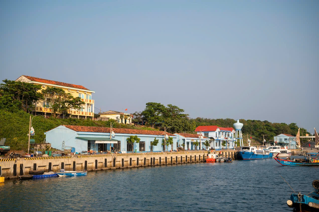   Nếu được quy hoạch v&agrave; khai th&aacute;c hợp l&yacute;, Cồn Cỏ ho&agrave;n to&agrave;n c&oacute; thể trở th&agrave;nh một&nbsp;điểm đến du lịch sinh th&aacute;i biển đảo đặc sắc, đồng thời c&oacute; cơ hội l&agrave; h&igrave;nh mẫu về&nbsp;ph&aacute;t triển kinh tế biển gắn với bảo tồn thi&ecirc;n nhi&ecirc;n.  